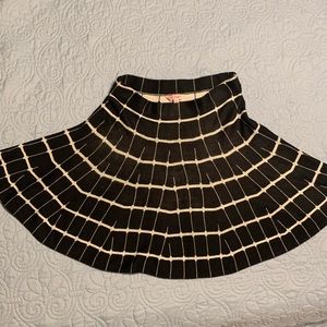 Candie’s  black and white skirt with elastic waist. Size small.